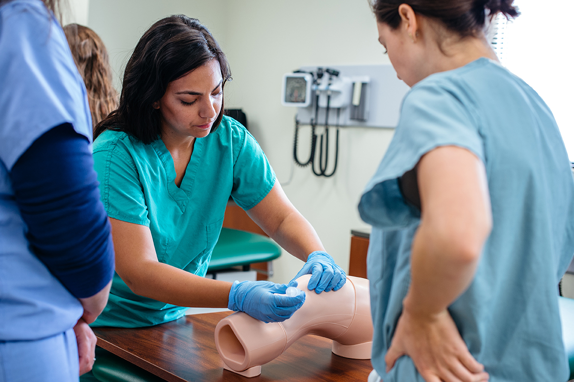 Alumnus establishes first endowed scholarship for Physicians Assistant Studies program