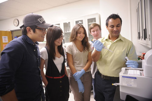 Shahid-Muhktar-lab