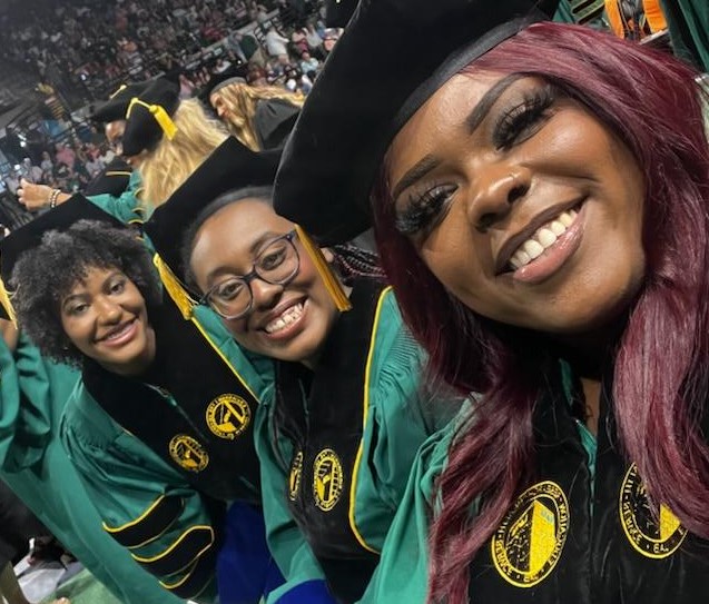Photo of Summer graduates