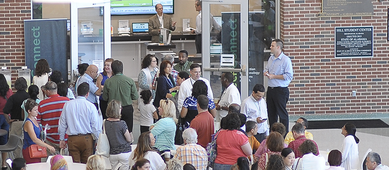 UAB IT welcomes students at orientation