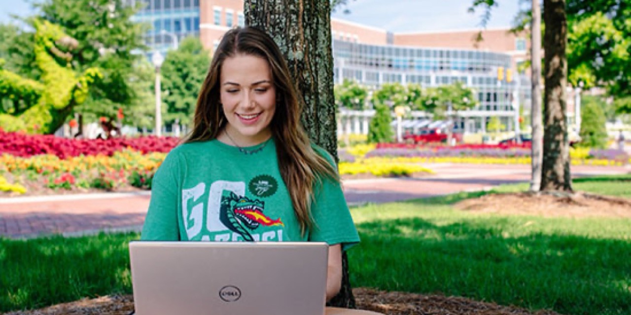 Student laptop loaner program continues