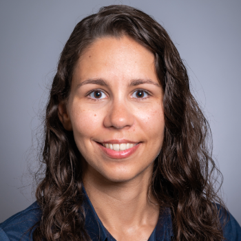 Lara Ianov headshot