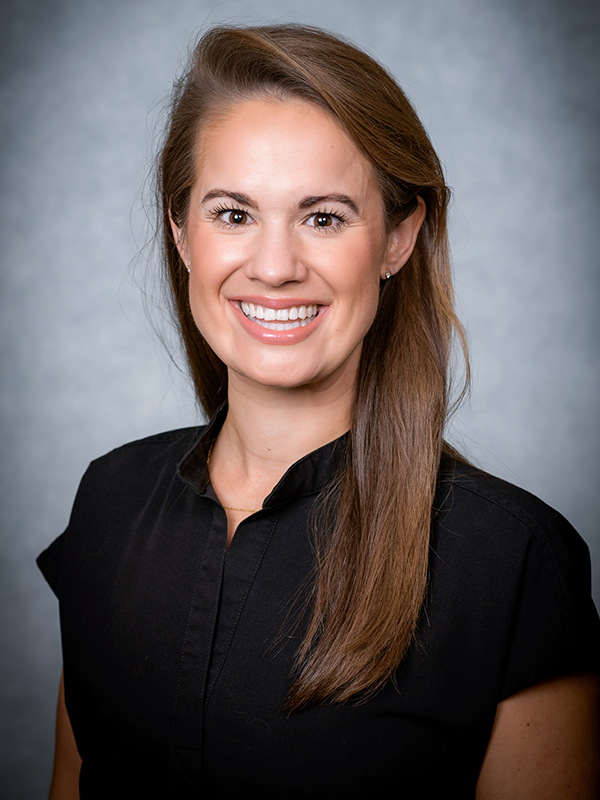Headshot of Elizabeth Mills Dye