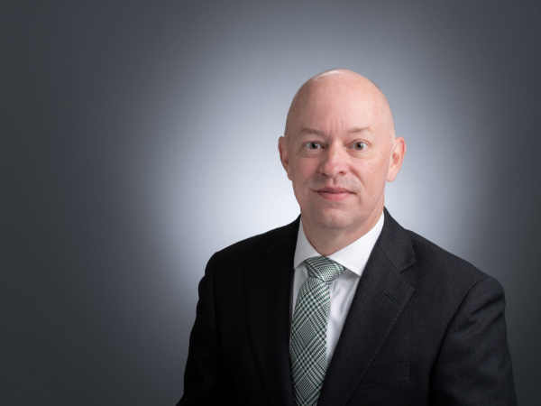 Headshot of Dr. Justin Thomas