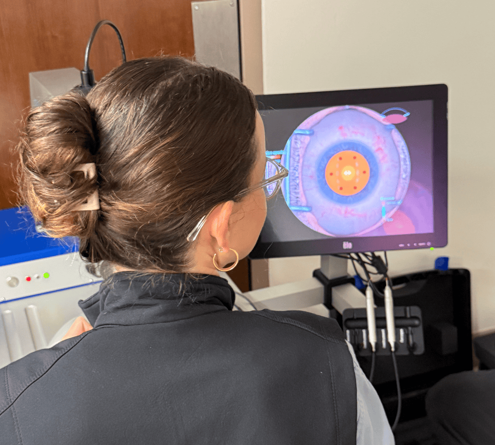 Resident completes course on surgical simulator