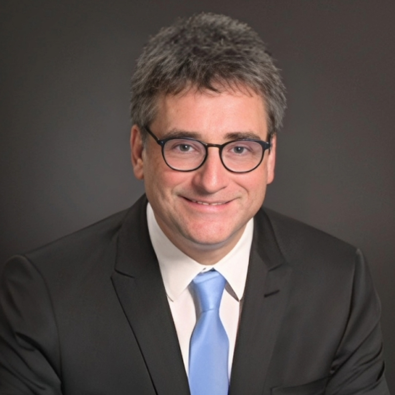 Headshot of Dr. Schmetterer