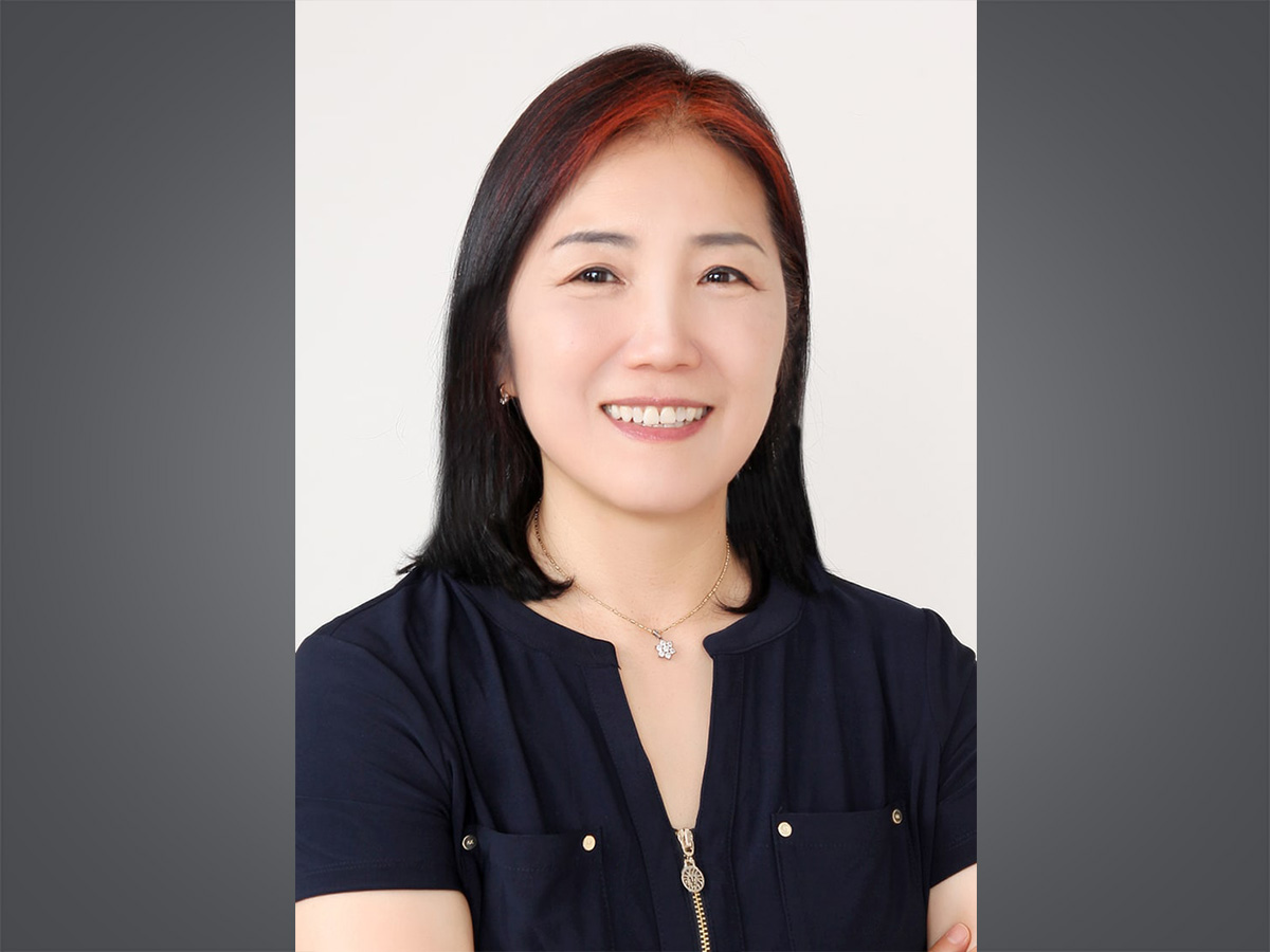 Hyeyoung Lim headshot