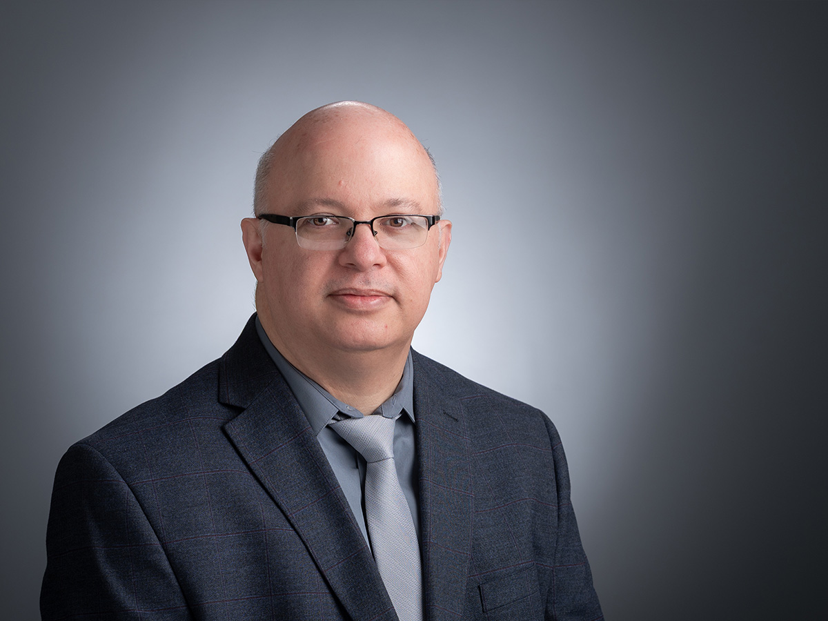 Headshot of Dr. Luciano Costa